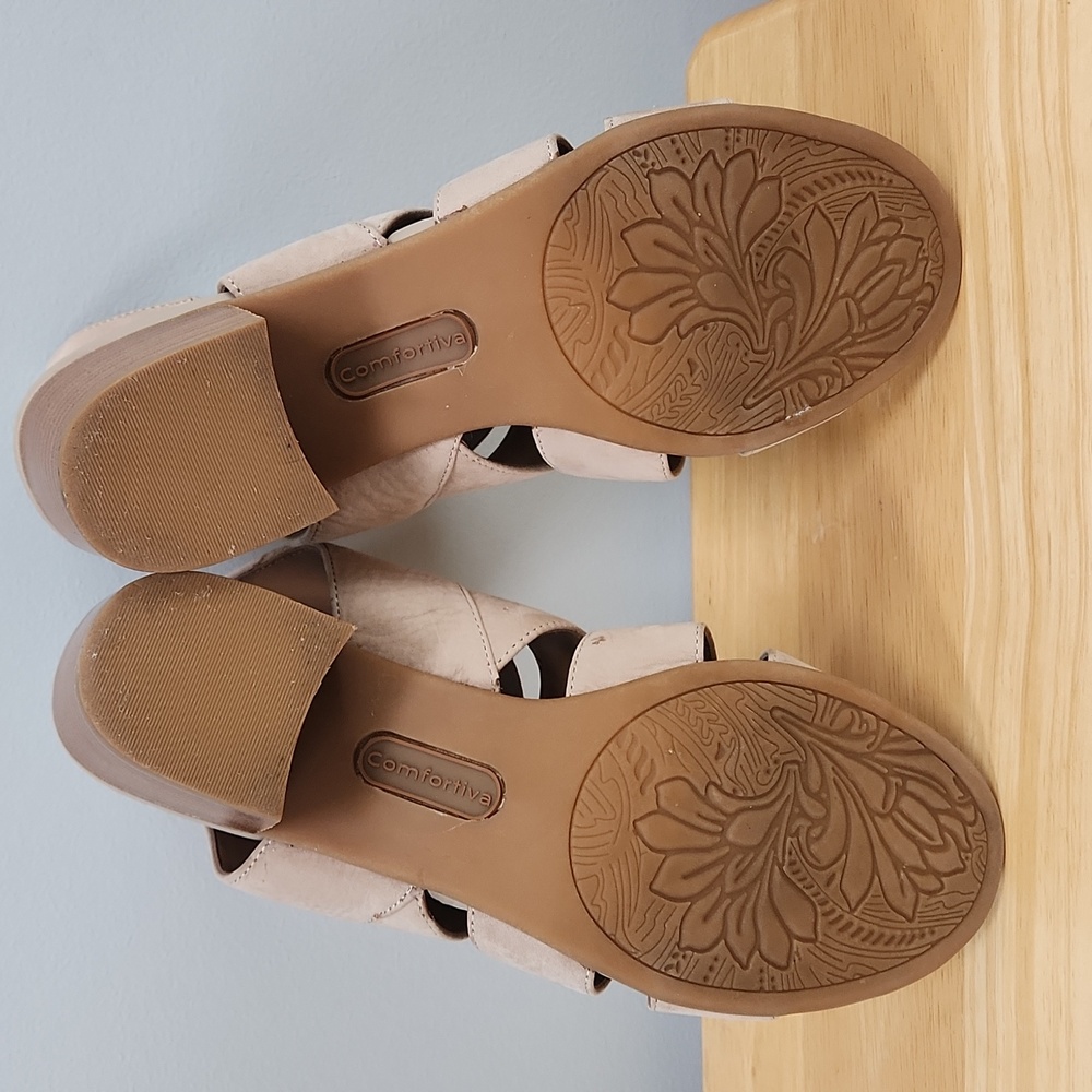Comfortiva Women's Beige Strappy Sandals Sz. 9 - Picture 7 of 9